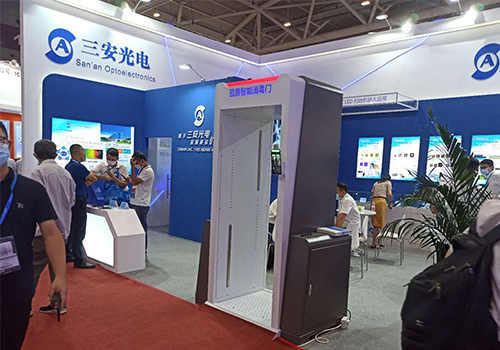 三安光電、藍盾機電 - 攜手打造智能測溫殺菌消毒門，為復(fù)工復(fù)產(chǎn)構(gòu)建安全、高效的流通環(huán)境